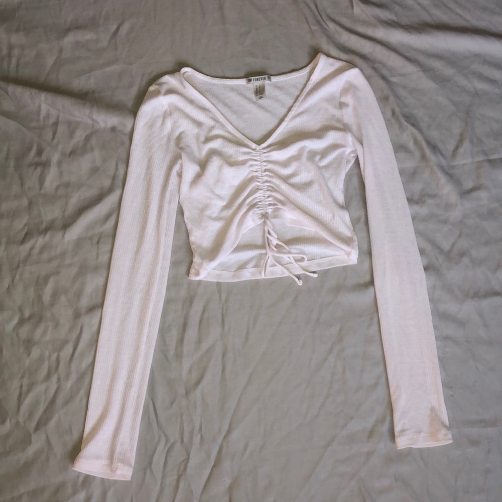 A suuuuper comfy long sleeve crop top!